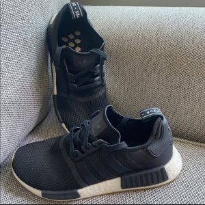 ADIDAS Boost Shoes 11 Mens Black Lace Up Sneakers LHG 029003 Running